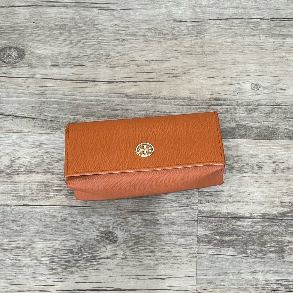 TORY BURCH SUNGLASS HOLDER